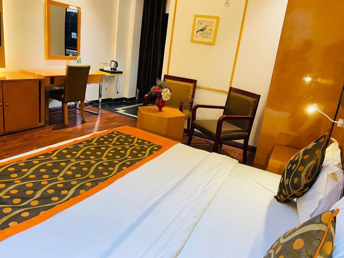 L'Elegant Hotel & Banquet 가지아바드 외부 사진